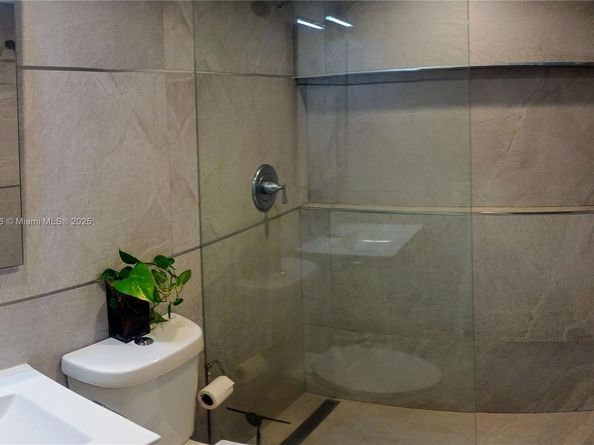 201 178th Dr 234, Sunny Isles Beach FL 33160