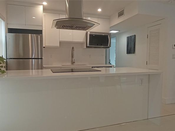 201 178th Dr 234, Sunny Isles Beach FL 33160
