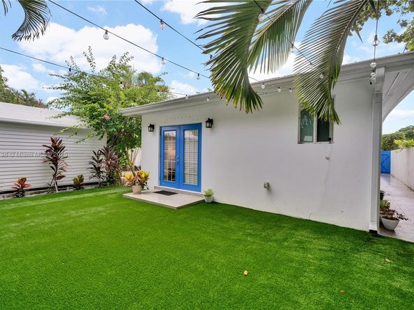 3925 SW 61st Ave, Miami FL 33155