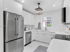 3925 SW 61st Ave, Miami FL 33155