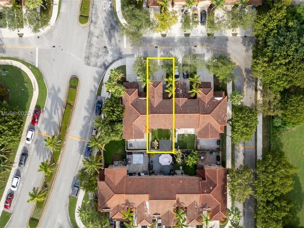21474 SW 85th Path, Cutler Bay FL 33189