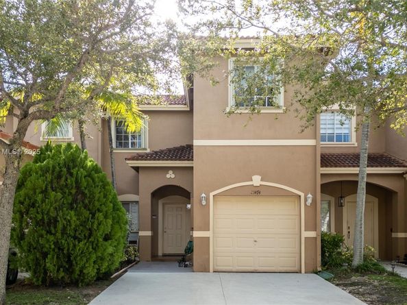 21474 SW 85th Path, Cutler Bay FL 33189