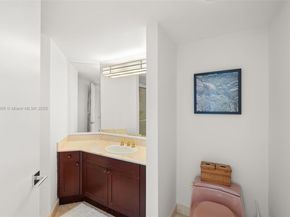 5025 Collins Ave 2409, Miami Beach FL 33140