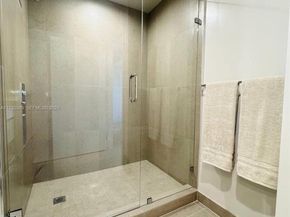11 NE 6th 2813, Miami FL 33132