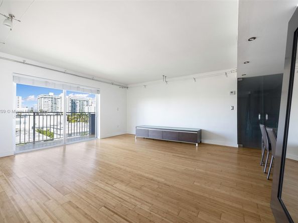 947 Lenox Ave 501, Miami Beach FL 33139