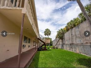 280 SW 11th Ave 16, Hallandale Beach FL 33009