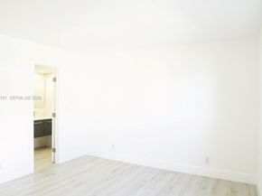 220 SW 9th Ave 306, Hallandale Beach FL 33009