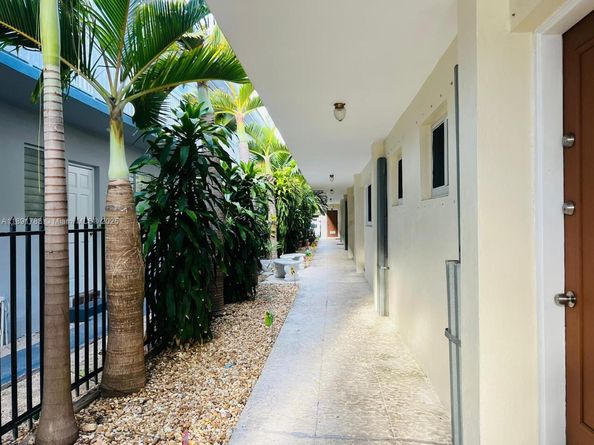 7435 Byron Ave, Miami Beach FL 33141