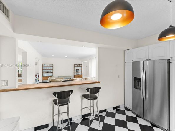 235 Fairway Dr, Miami Beach FL 33141