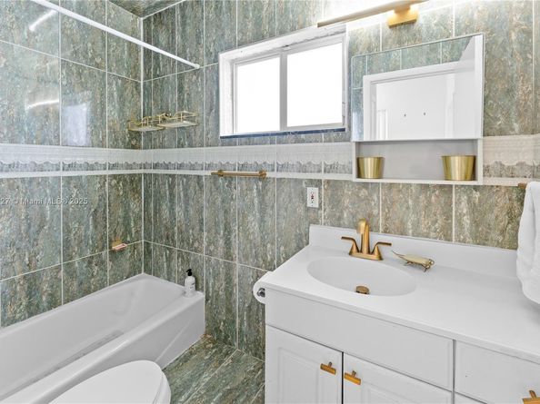 235 Fairway Dr, Miami Beach FL 33141