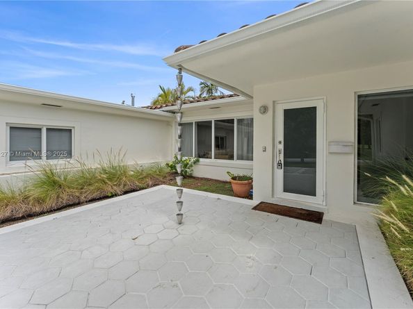 235 Fairway Dr, Miami Beach FL 33141