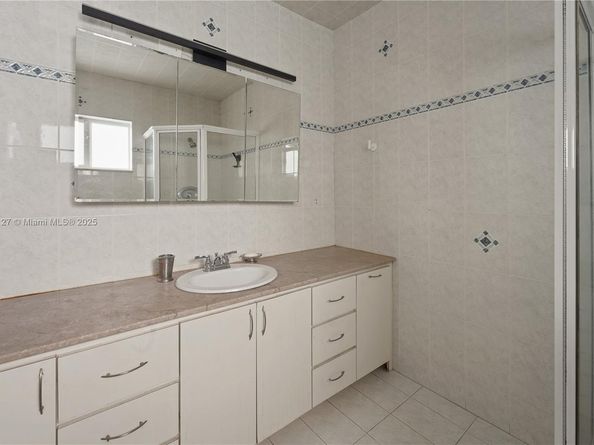 235 Fairway Dr, Miami Beach FL 33141