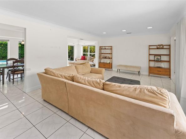 235 Fairway Dr, Miami Beach FL 33141