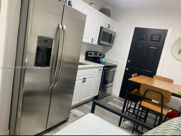 1860 NW 59th St, Miami FL 33142