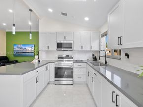 19031 NW 54th Ave, Miami Gardens FL 33055