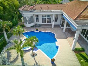 2939 Paddock Ln, Weston FL 33331