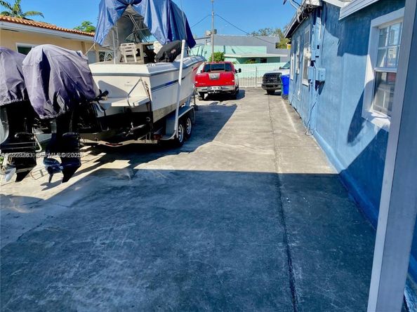 27 SW 55th Ave Rd, Miami FL 33134