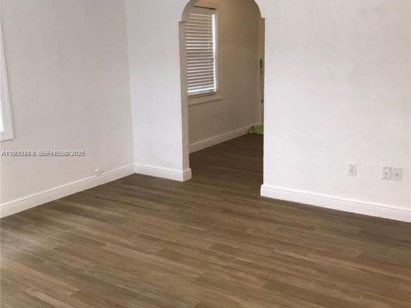 27 SW 55th Ave Rd, Miami FL 33134