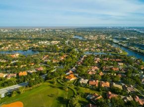1946 Harbor View Cir, Weston FL 33327