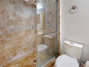 1946 Harbor View Cir, Weston FL 33327
