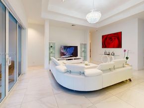 1946 Harbor View Cir, Weston FL 33327