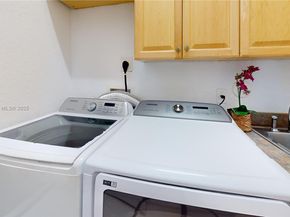 1946 Harbor View Cir, Weston FL 33327