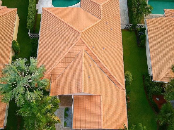 1946 Harbor View Cir, Weston FL 33327
