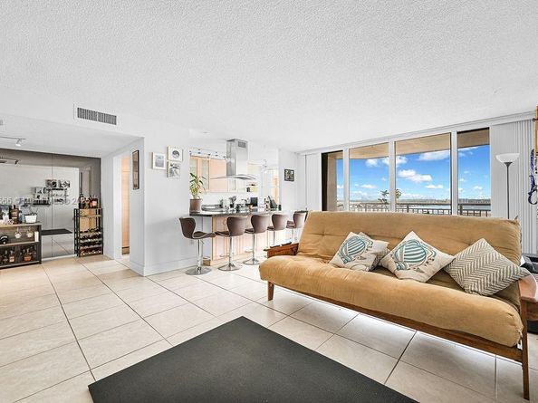 18041 Biscayne Blvd 1201, Aventura FL 33160