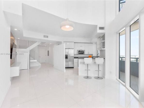 60 SW 13th St 2626, Miami FL 33130