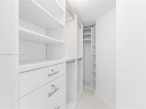 60 SW 13th St 2626, Miami FL 33130