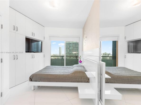 60 SW 13th St 2626, Miami FL 33130