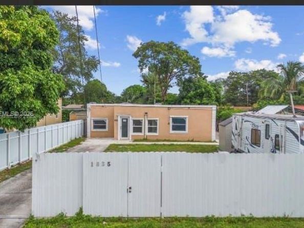 1835 NW 85th St, Miami FL 33147