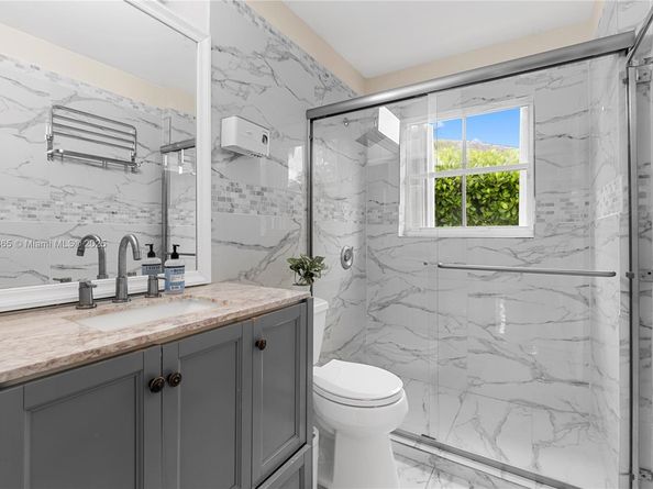 649 Willow Bend Rd, Weston FL 33327