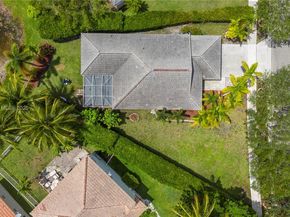 649 Willow Bend Rd, Weston FL 33327