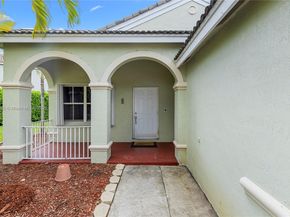 649 Willow Bend Rd, Weston FL 33327