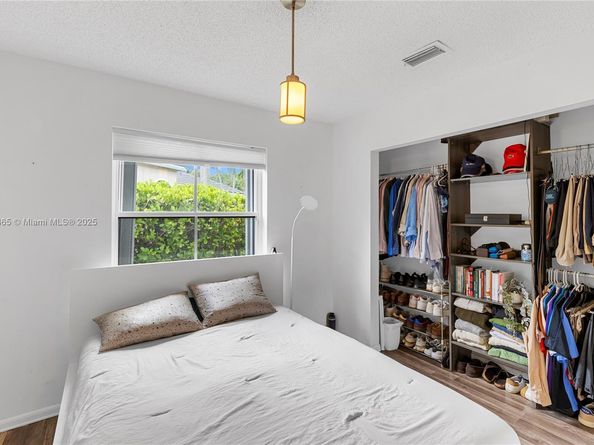 649 Willow Bend Rd, Weston FL 33327