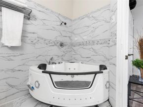 649 Willow Bend Rd, Weston FL 33327