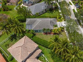 649 Willow Bend Rd, Weston FL 33327