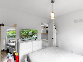 649 Willow Bend Rd, Weston FL 33327