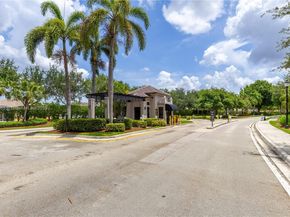 649 Willow Bend Rd, Weston FL 33327