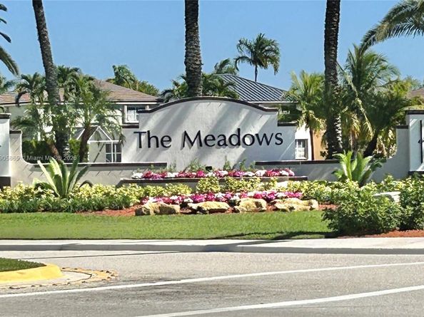 649 Willow Bend Rd, Weston FL 33327