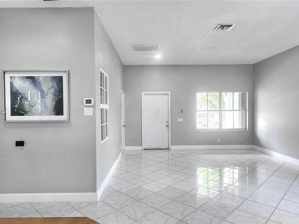 649 Willow Bend Rd, Weston FL 33327