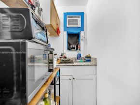 700 NE 6th St, Hallandale Beach FL 33009