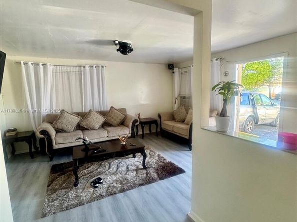 700 NE 6th St, Hallandale Beach FL 33009