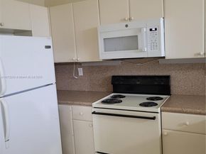 2551 SE 16th Ter 203, Homestead FL 33035