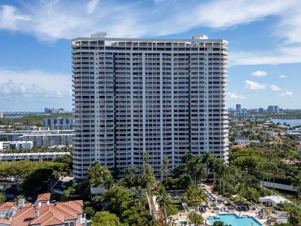 2000 Island Blvd 1405, Aventura FL 33160