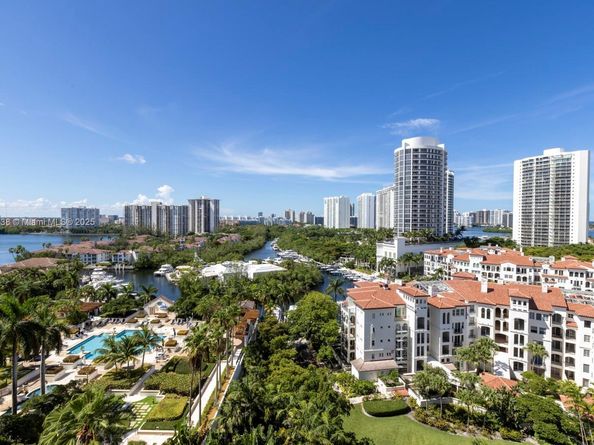 2000 Island Blvd 1405, Aventura FL 33160