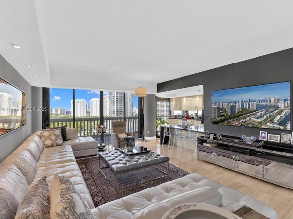 2000 Island Blvd 1405, Aventura FL 33160