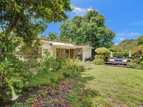 70 NE 152nd St, Miami FL 33162
