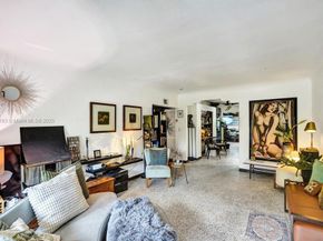 70 NE 152nd St, Miami FL 33162